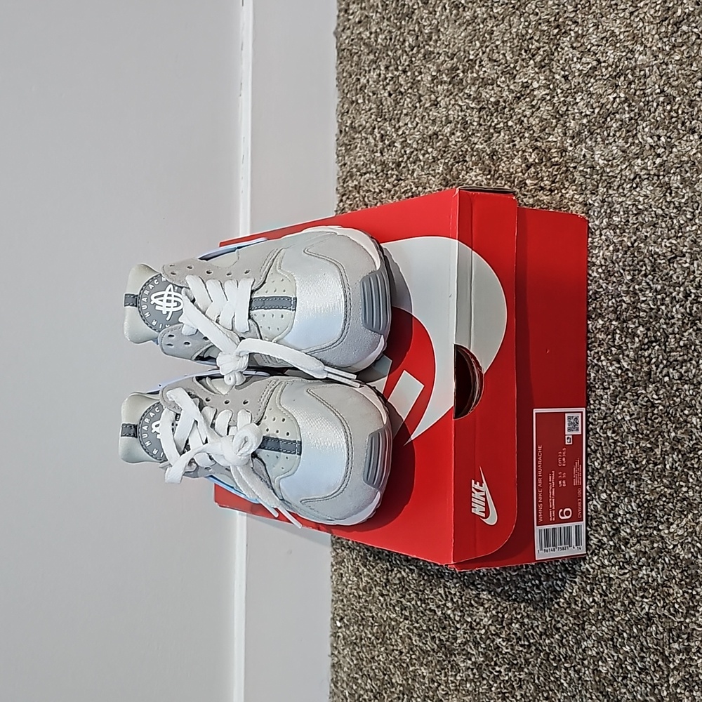 Brand New Nike huarache